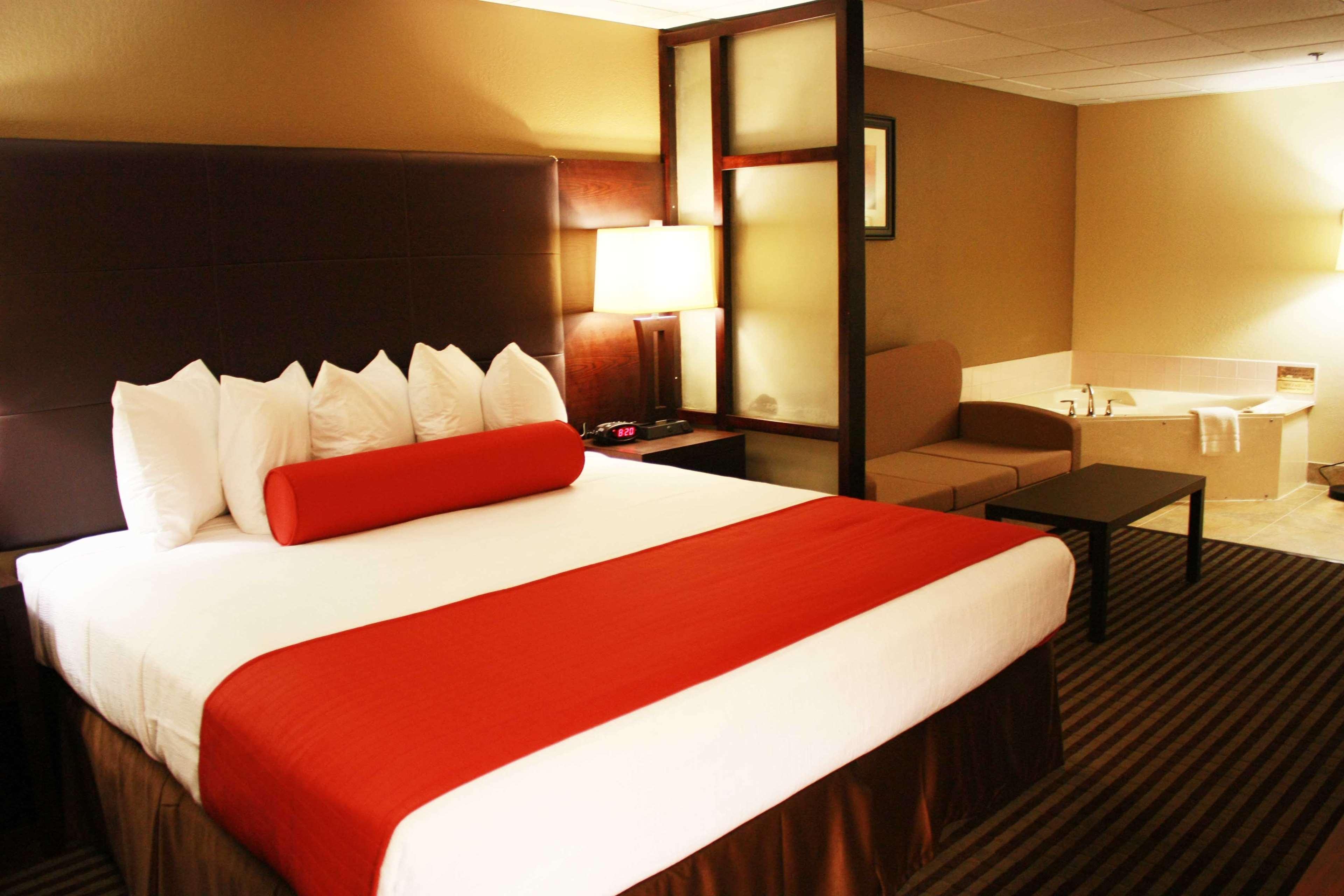 Comfort Inn & Suites Copley Akron Bagian luar foto