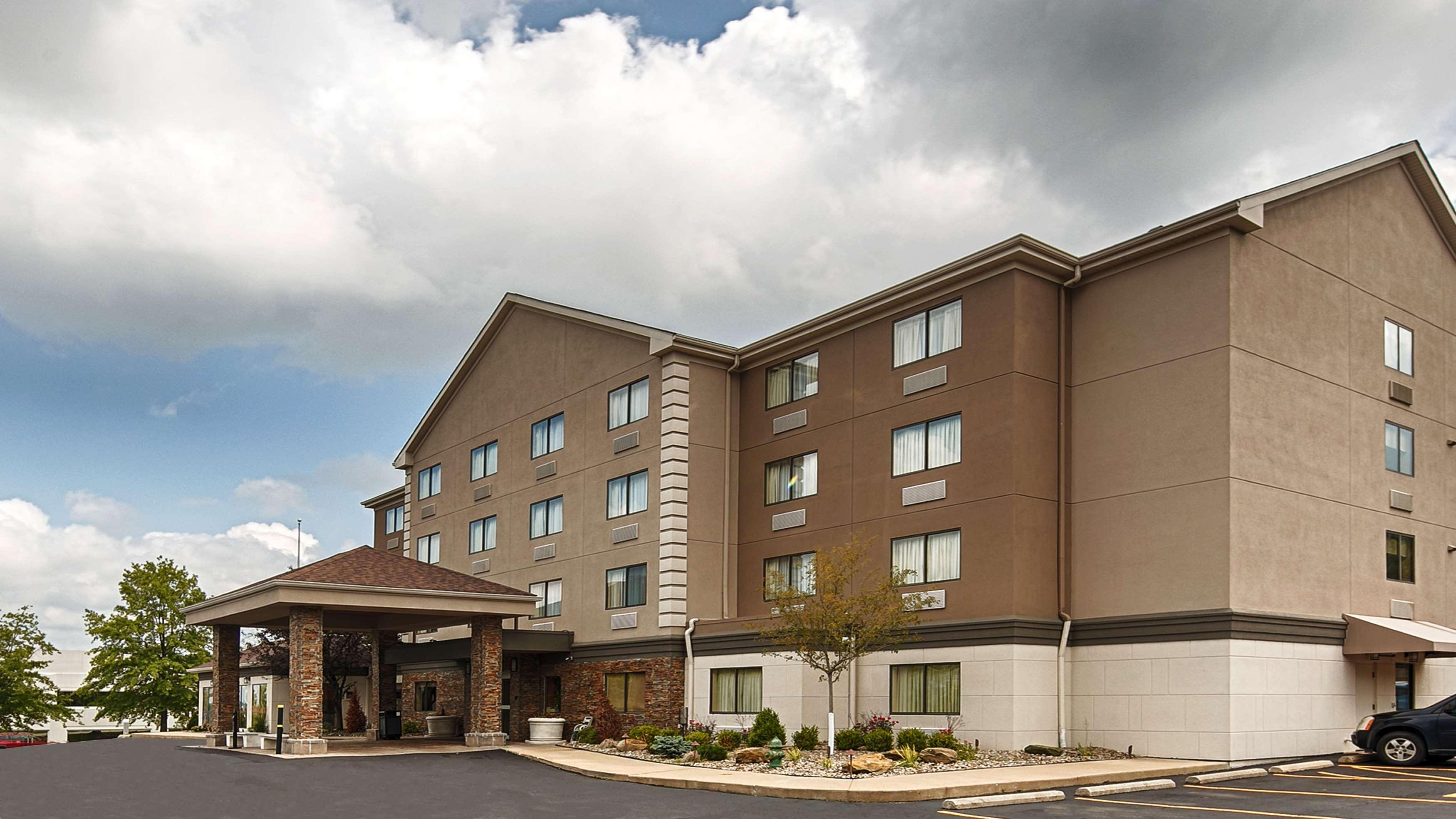 Comfort Inn & Suites Copley Akron Bagian luar foto