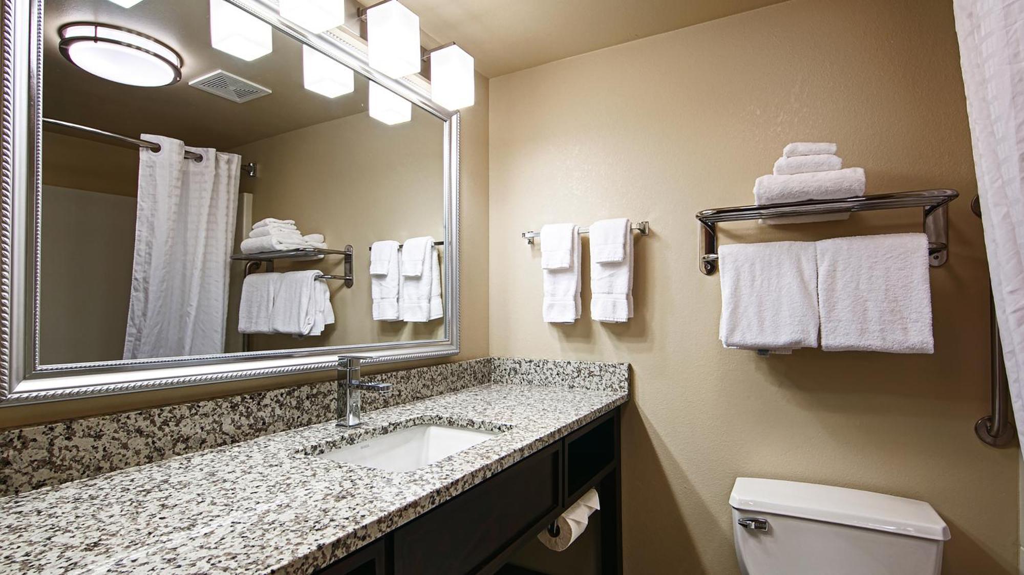 Comfort Inn & Suites Copley Akron Bagian luar foto