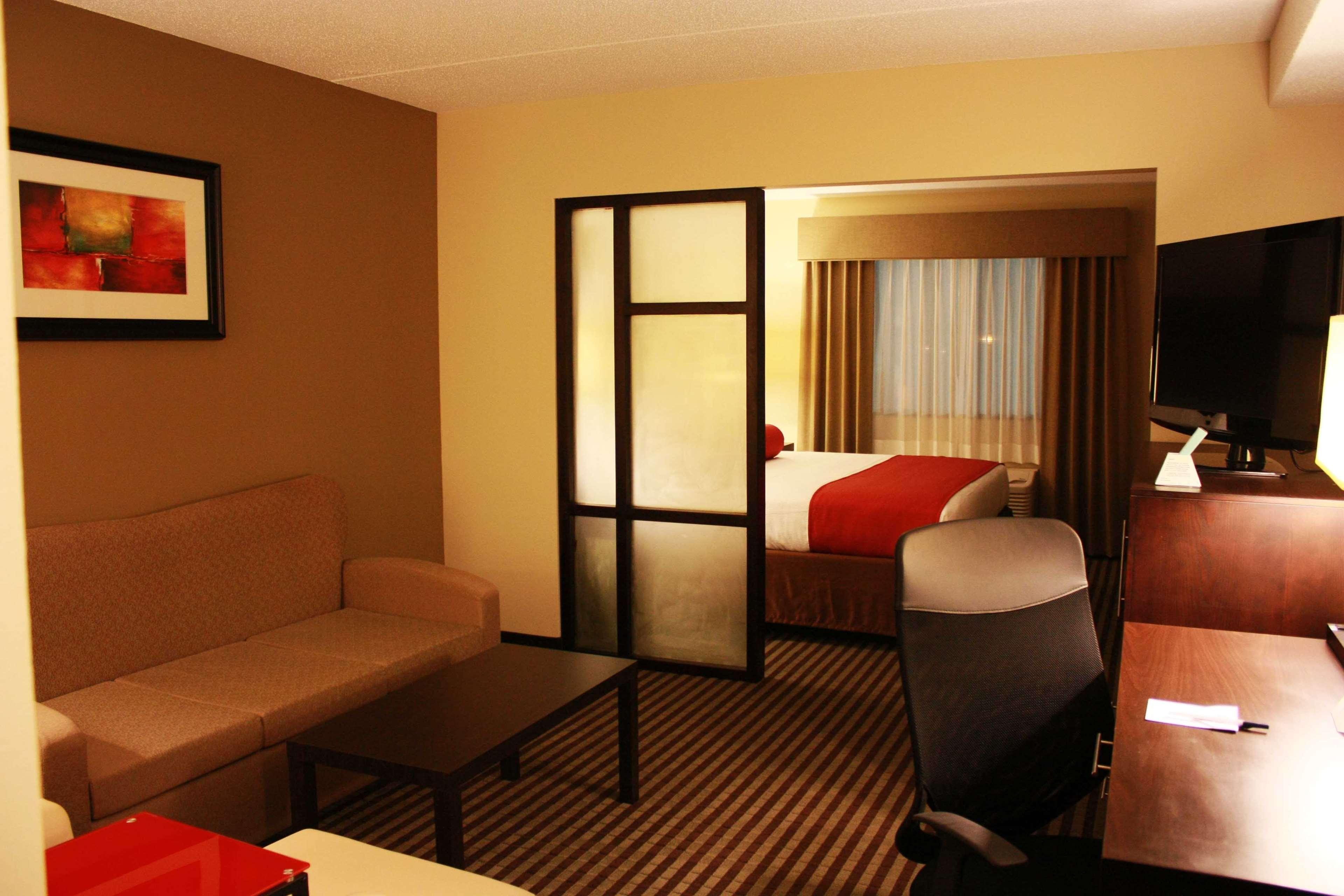 Comfort Inn & Suites Copley Akron Bagian luar foto