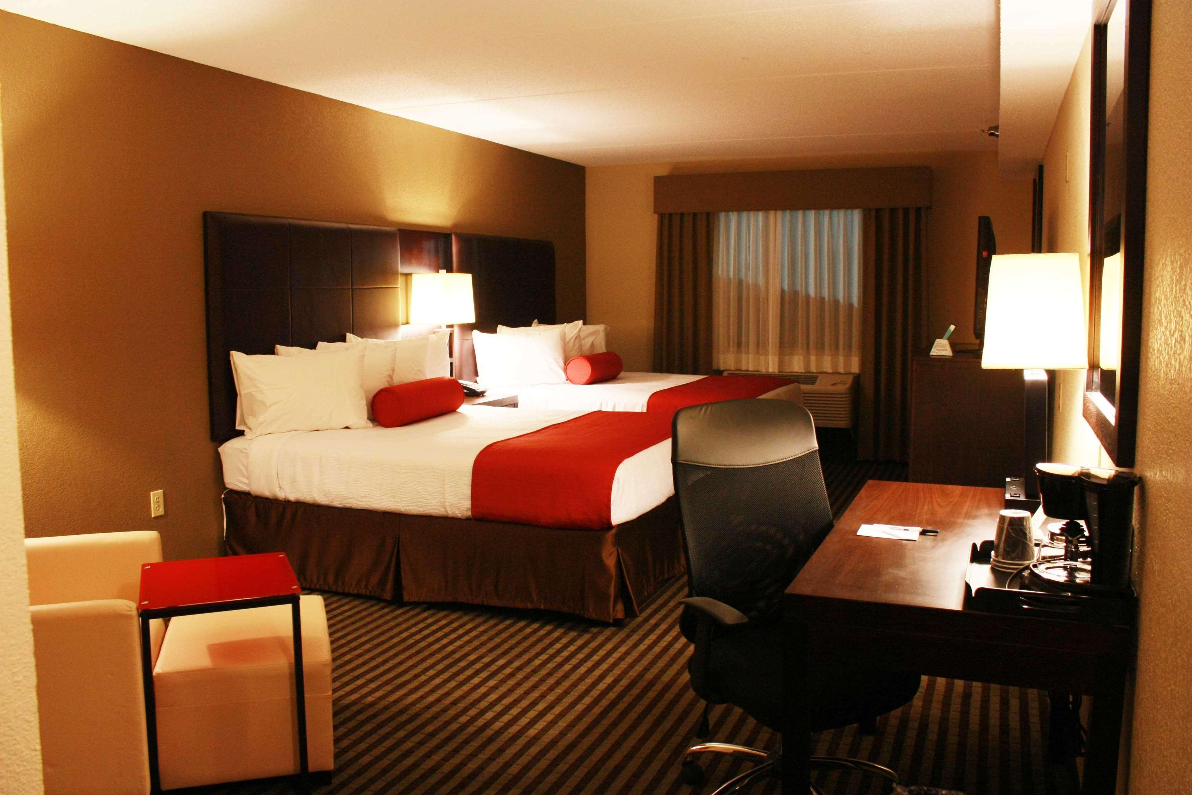 Comfort Inn & Suites Copley Akron Bagian luar foto