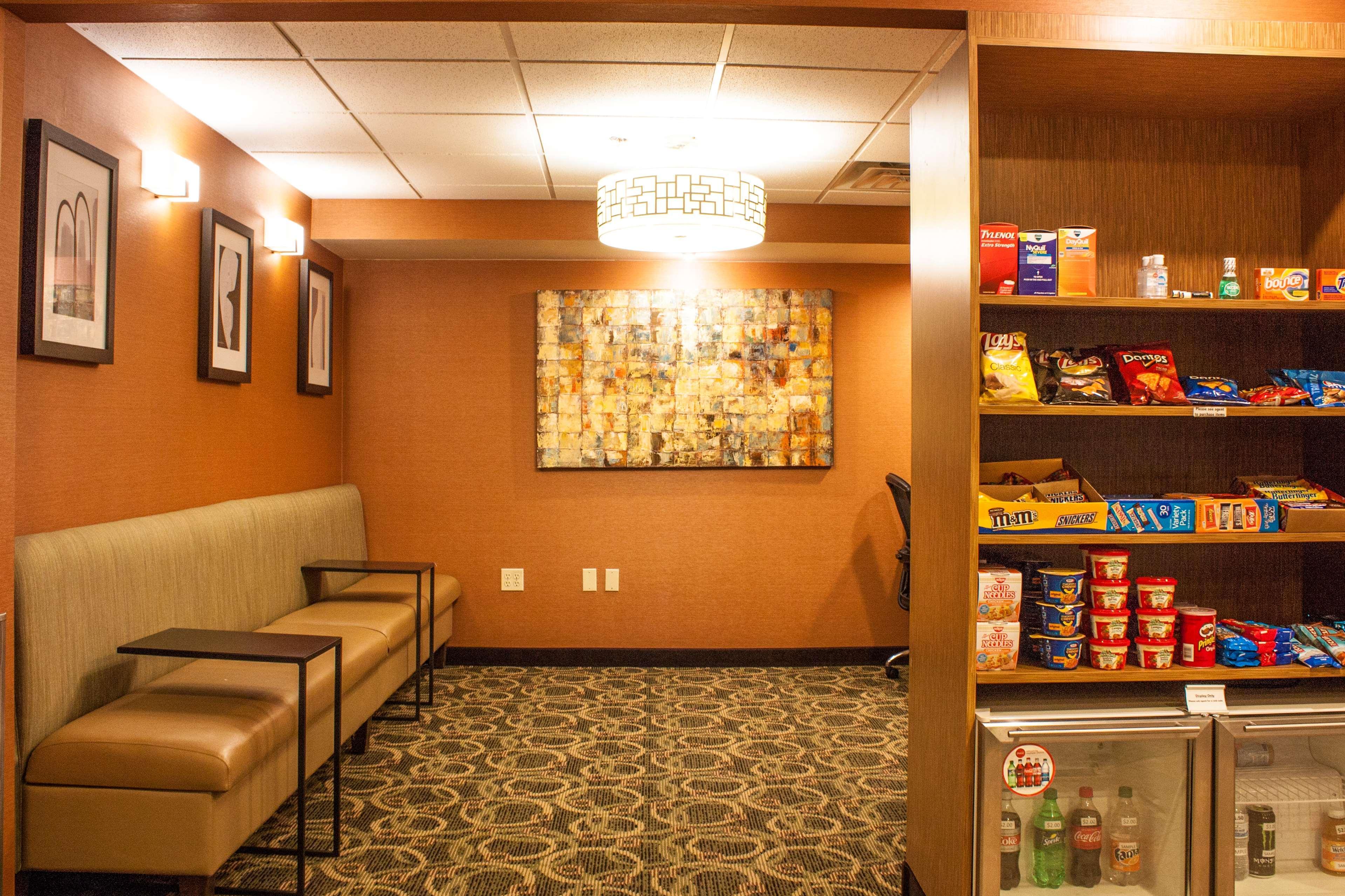 Comfort Inn & Suites Copley Akron Bagian luar foto