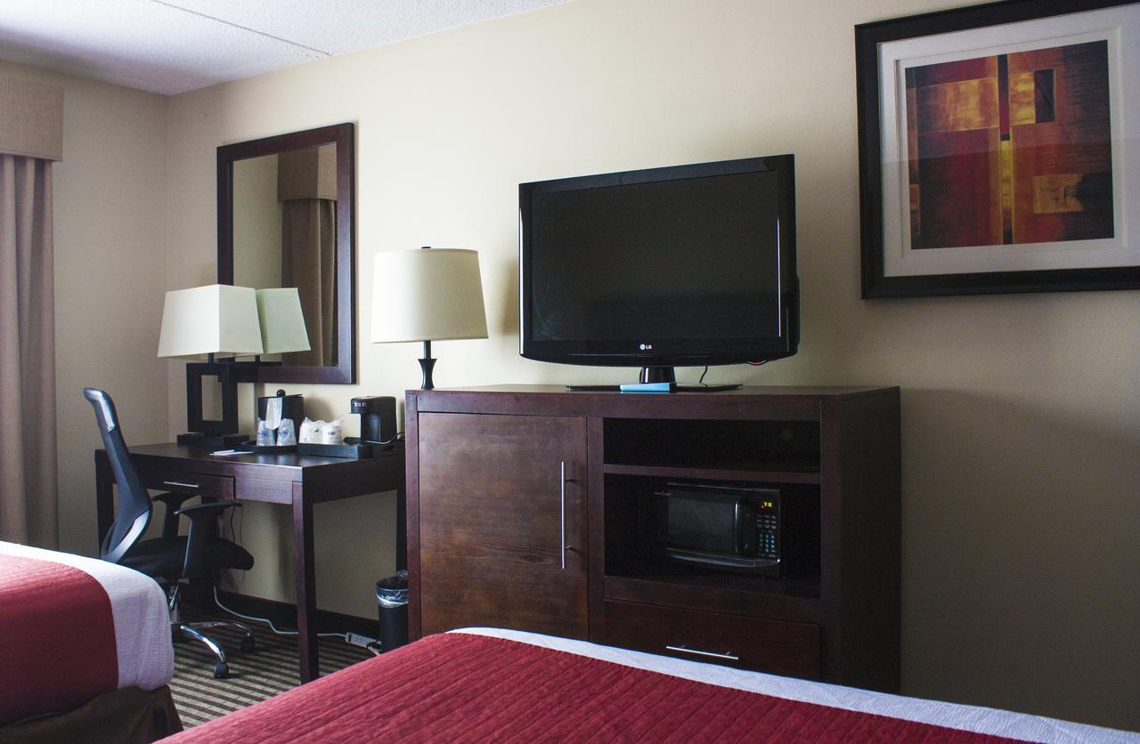 Comfort Inn & Suites Copley Akron Bagian luar foto