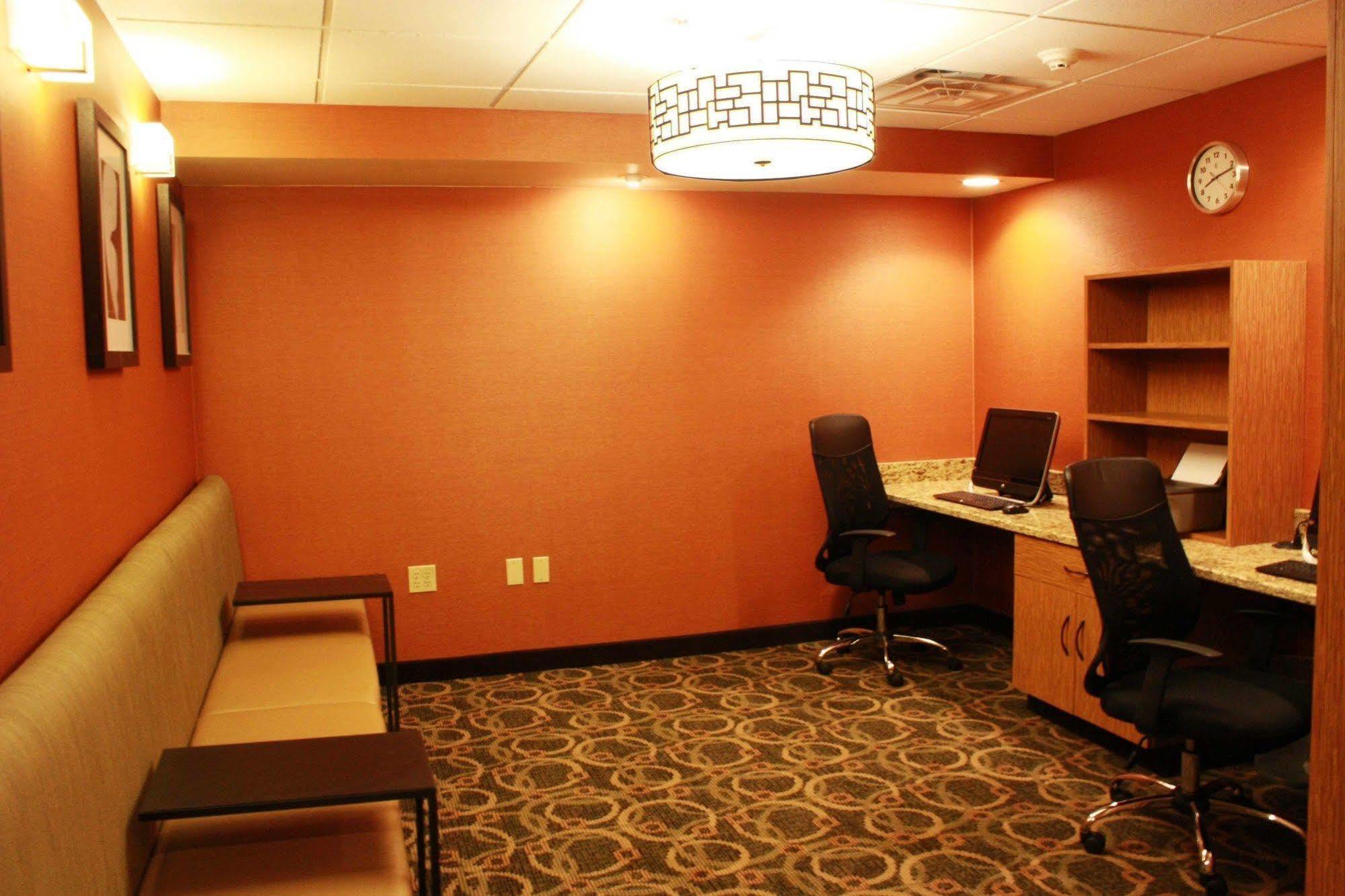 Comfort Inn & Suites Copley Akron Bagian luar foto